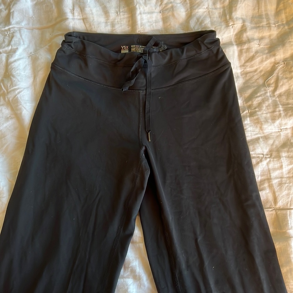 ‘Victoria’s Secret Sexy Sport’ yoga pants